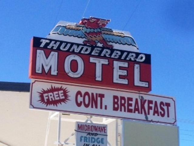 Thunderbird Motel ビショップ エクステリア 写真